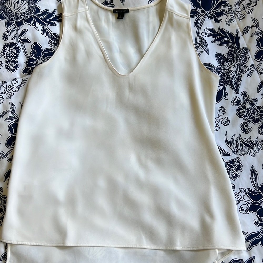 Ann Taylor sleeveless top